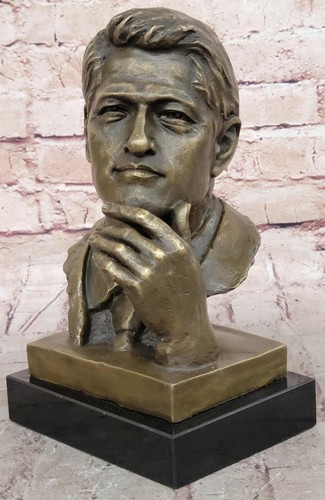 Detailed bronze signed - bronze,