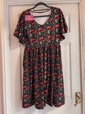 Ladies Carolina Dress Room