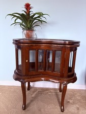 VINTAGE MAHOGANY DRINKS CABINET, BEVELLED GLASS GLAZING, REMOVABLE SERVING TRAY.