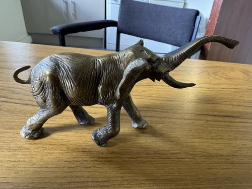 Heavy vintage brass elephant - heavy,