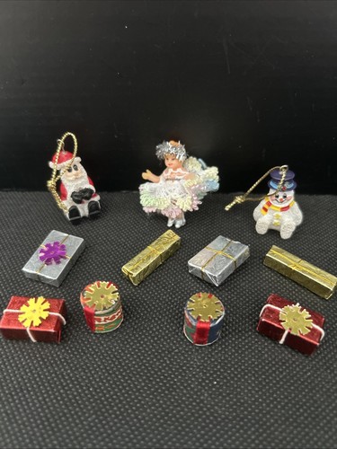 Miniature dolls house - dolls,