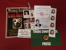 PROP - James Bond - The Living