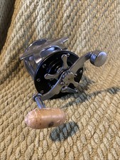 Vintage PENN MULTIPLIER FISHING REEL NO 160 USA E267
