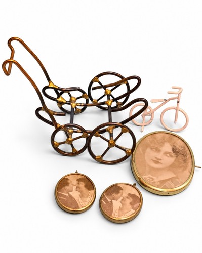 Vintage dolls house pram - dolls,