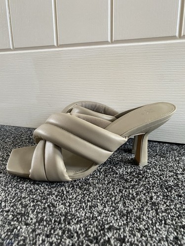 Ladies taupe colour heels - h&m,