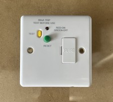 Knightsbridge 13A Fused RCD Spur 30mA CU6RCD White