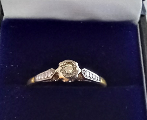 18ct gold diamond solitaire