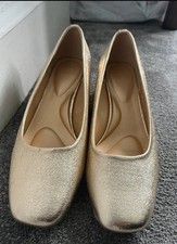 Low Court Shoes Champagne Wide