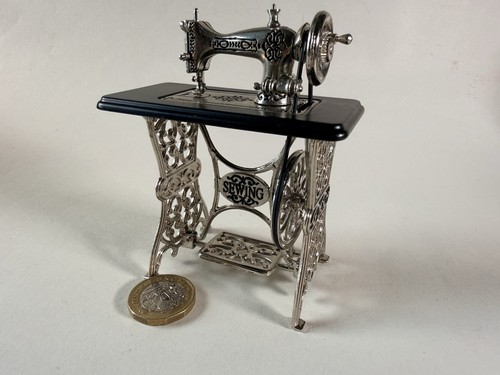 Dolls house miniature - dolls,