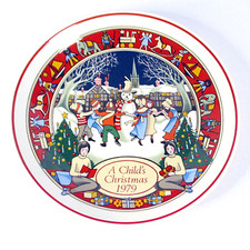 Wedgwood - A Child's Christmas 1979 - Queen's Ware Collector Plate - Boxed - 1st