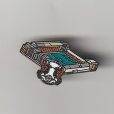 LEYTON ORIENT F.C. Club Crested Ground Enamel Badge FREE POST UK