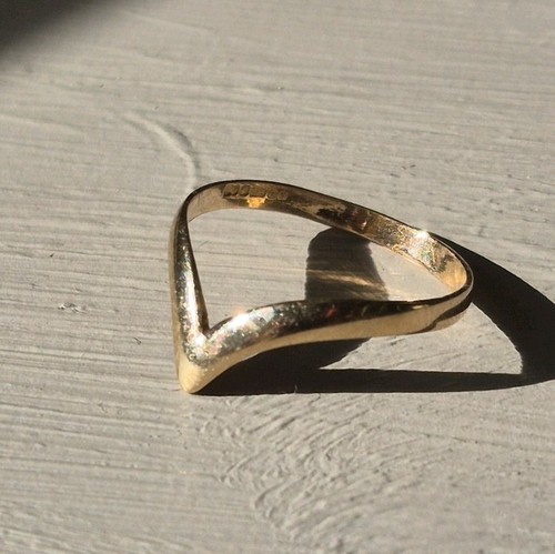 Sweet 9ct yellow gold wishbone - sweet,