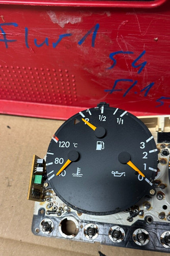 W201 oil pressure gauge