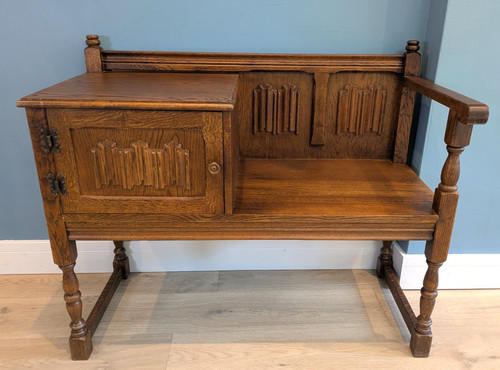 Wood bros old charm hall - old, seat