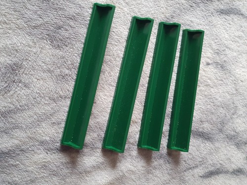 Scrabble green plastic tile - plastic,