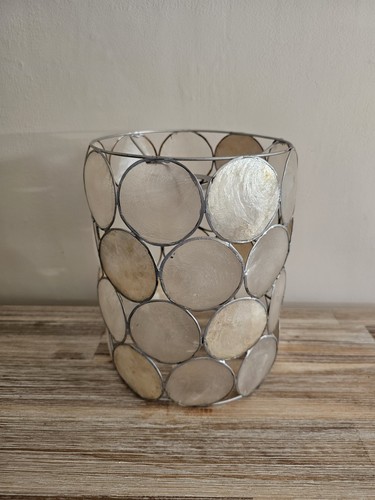 Vintage capiz round - round, shell