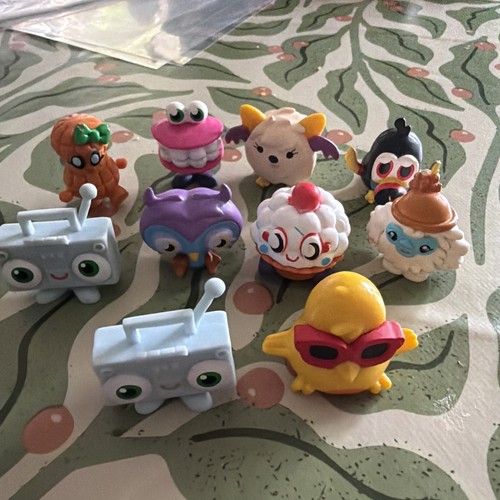 Moshi monsters - x,