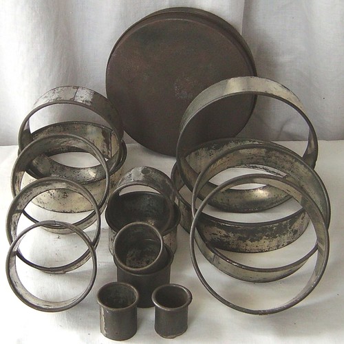 Round metal pastry - round, in