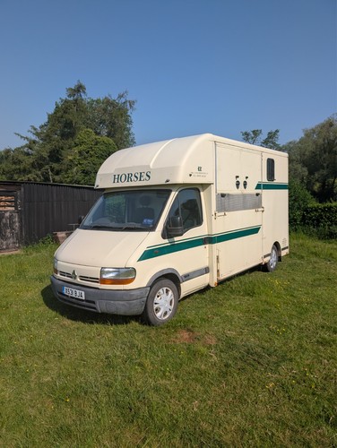 Ton horse box renault - ton,