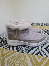 Womens Taupe Skechers GoWalk Arch Fit Wool Chugga Boot size 3.5 EU 36.5 