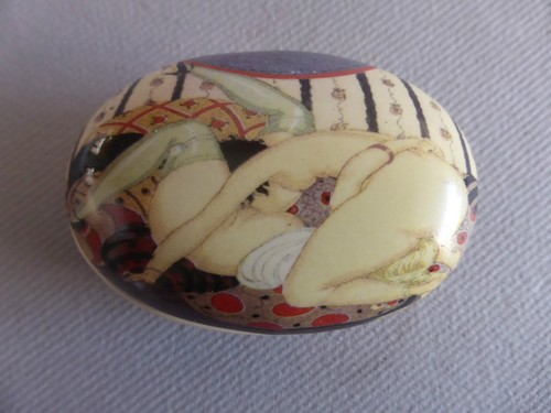 Porcelain box art deco style - art,