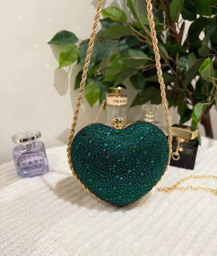 Beautiful heart shaped emerald - beautiful,