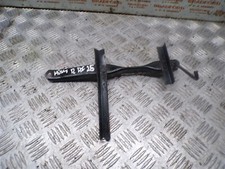 BFD070400 2012 TOYOTA HILUX D4D DPF 2.5 BATTERY CLAMP