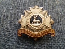#338 – EDWARDIAN BEDFORDSHIRE REGIMENT CAP BADGE