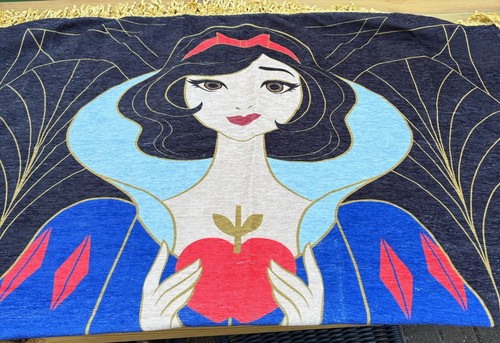 Disney snow white - snow, fringed