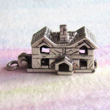 VINTAGE SILVER NUVO OPENING