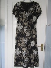 JACQUES VERT Black With Floral Pattern Occasion Floaty Dress Size 18