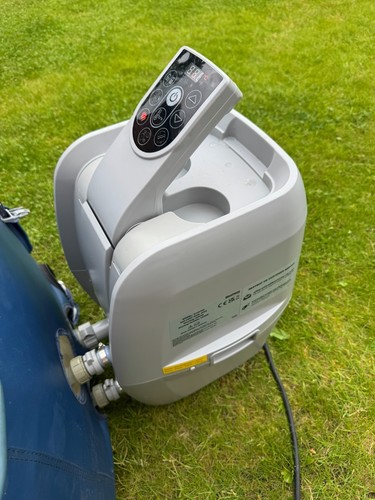 Bestway lay spa - tub, pump