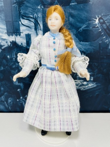 At01 dolls house doll 12 - doll, 1/12