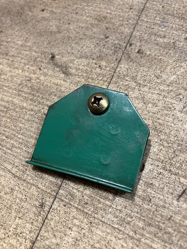 Rear roller cover plate - roller,