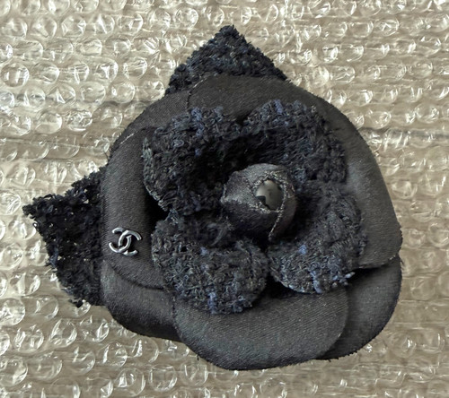 Chanel authentic black tweed - chanel,