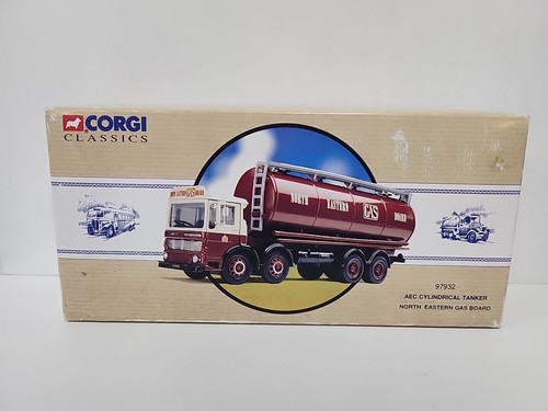 Corgi aec wheel tanker - 1:50,