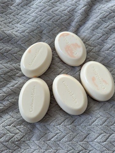 Crabtree evelyn goatmilk - &,