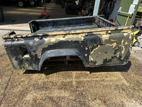Land rover defender 110 rear - land,