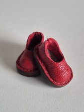 Red Blythe 2.5 x 1 cm Mini