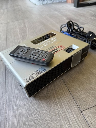 Hitachi cpx3 lcd projector vga - hitachi,