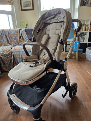 Mamas papas strada 2022 - &,
