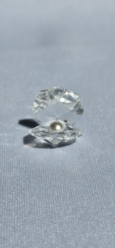 Small crystal clam - small,