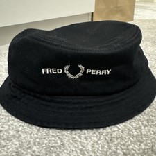 FRED PERRY GRAPHIC BRANDED
