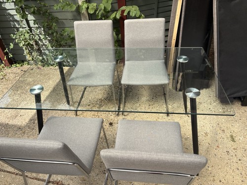 Seater glass dinning table - x,
