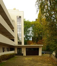 Photo 6x4 Isokon Flats Lawn