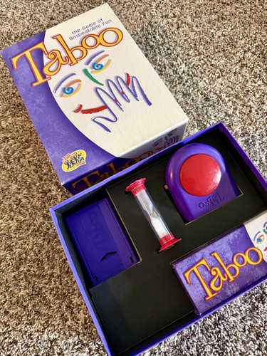 Hasbro taboo 2000 edition 100 - hasbro,
