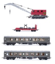 LIMA 'OO' GAUGE LOT OF 4 ENGINEERS DEPARTMENT MESS COACHES & LNER CRANE/WAGON