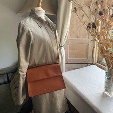 PB0110 Medium Satchel Handbag Cognac Caramel Leather