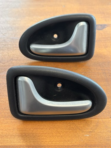 Clio 172 182 - interior, door