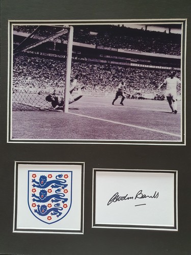 Gordon banks signed 16x12 - banks,